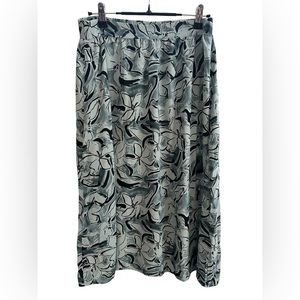 ♥️ Nine West pull-on Calls skirt Floral in grayish green Med